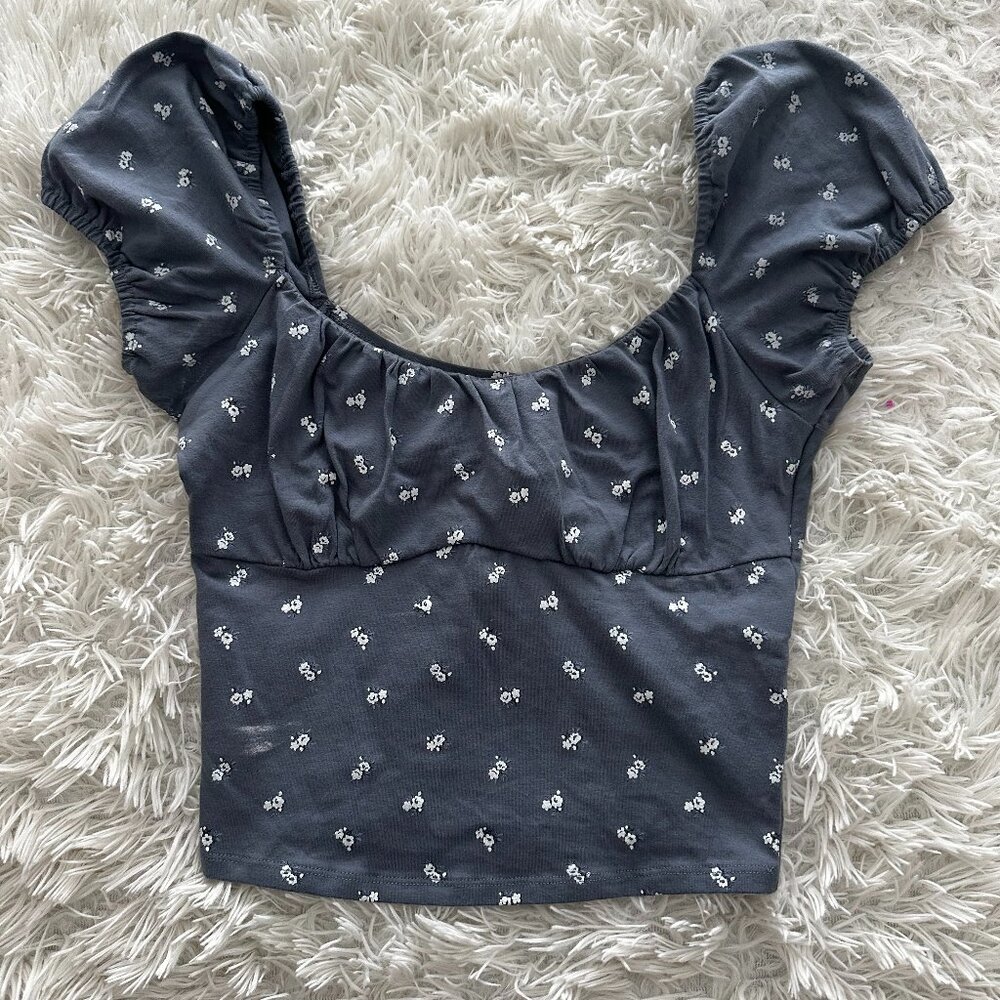 Hollister Women's Gray-Blue Floral Cap Sleeve Top - Size Small